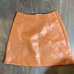 ‼️SOLD‼️ Babaton modern mini skirt